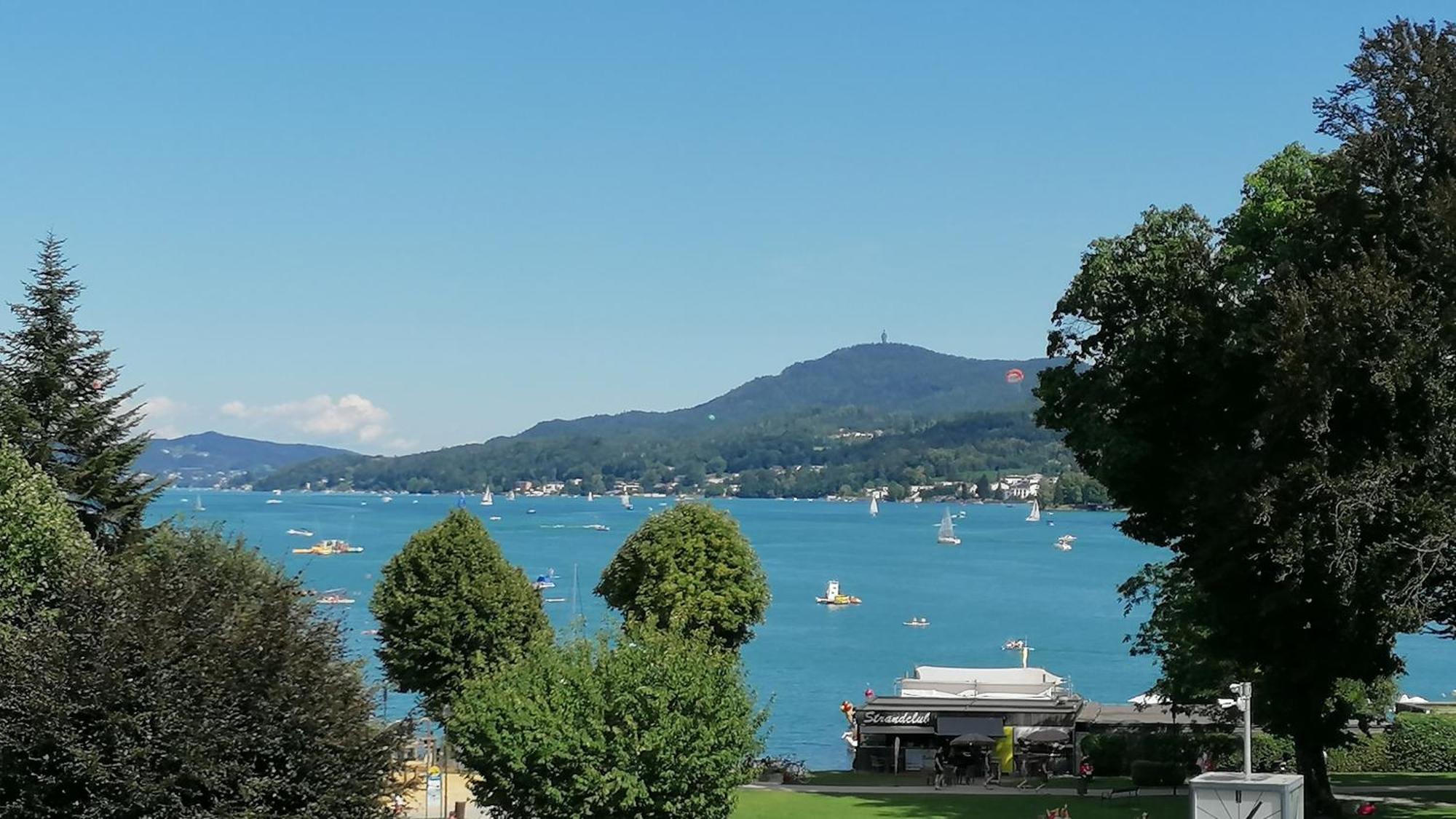 Haus Der Geschenke - Carinthia Apartamento Velden am Wörthersee Exterior foto